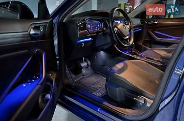 Седан Volkswagen Jetta 2018 в 