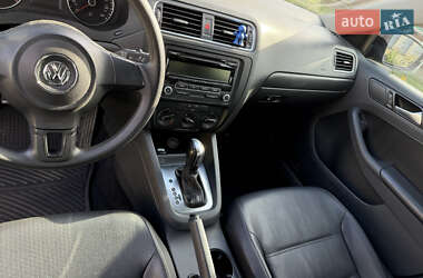 Седан Volkswagen Jetta 2013 в 
