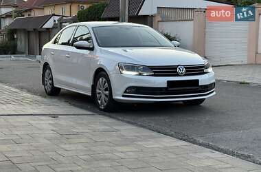 Седан Volkswagen Jetta 2016 в 