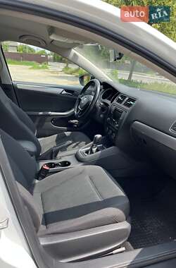 Седан Volkswagen Jetta 2016 в 