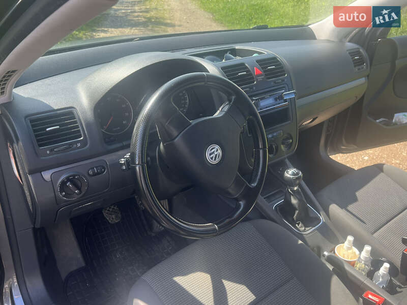 Седан Volkswagen Jetta 2006 в Калуше