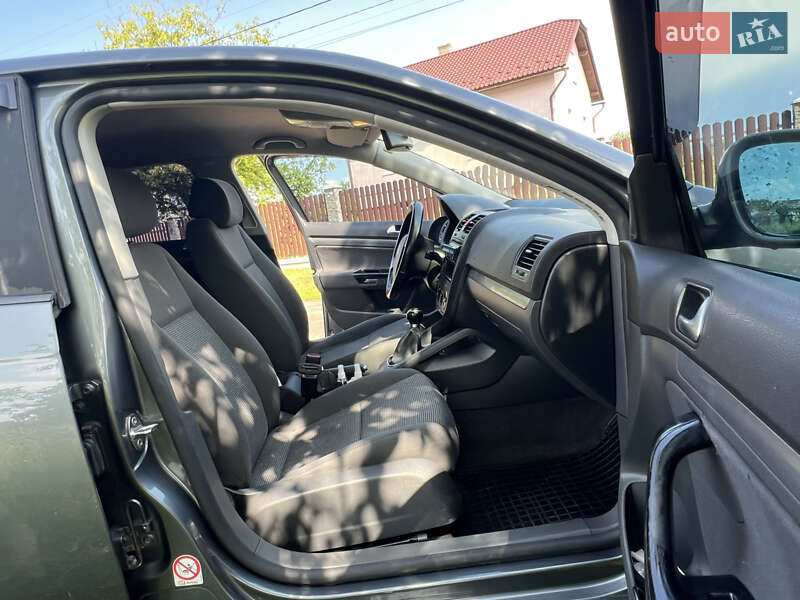 Седан Volkswagen Jetta 2006 в Калуше