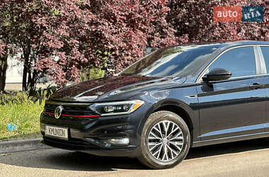 Седан Volkswagen Jetta 2019 в 