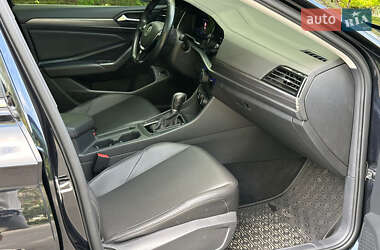 Седан Volkswagen Jetta 2019 в 