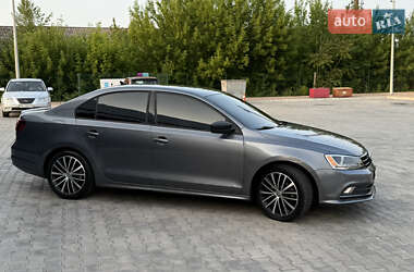 Седан Volkswagen Jetta 2016 в 