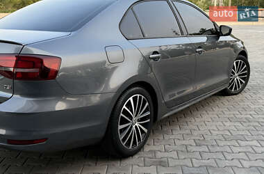 Седан Volkswagen Jetta 2016 в 