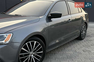 Седан Volkswagen Jetta 2016 в 