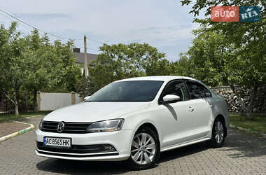 Седан Volkswagen Jetta 2016 в 