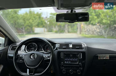 Седан Volkswagen Jetta 2016 в 