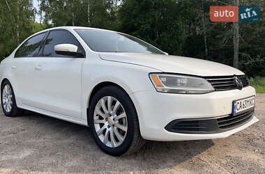 Седан Volkswagen Jetta 2011 в 