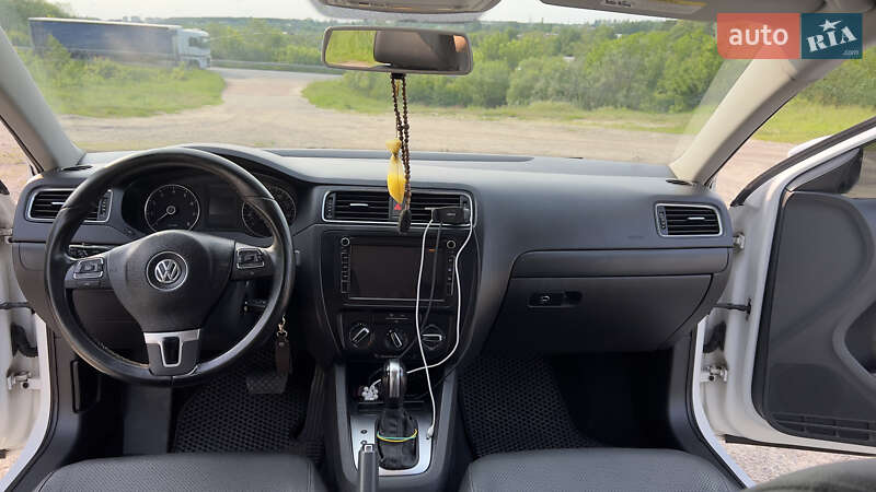 Седан Volkswagen Jetta 2011 в Житомирі