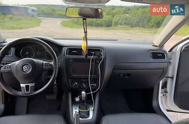 Седан Volkswagen Jetta 2011 в 