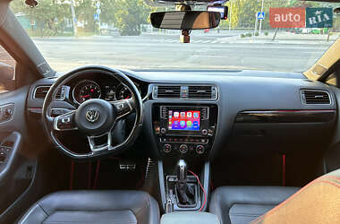 Седан Volkswagen Jetta 2017 в 