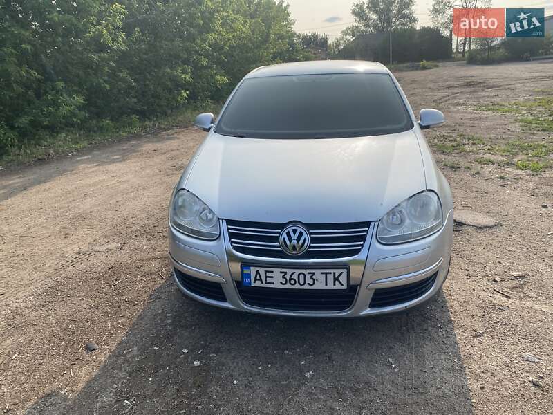 Седан Volkswagen Jetta 2006 в Марганце