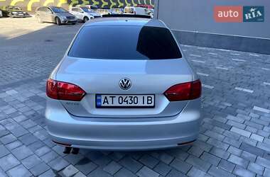Седан Volkswagen Jetta 2013 в 