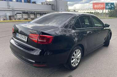 Седан Volkswagen Jetta 2015 в 