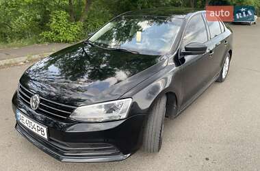 Седан Volkswagen Jetta 2015 в 
