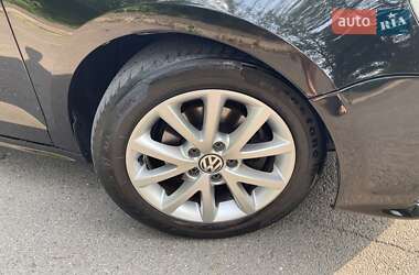 Седан Volkswagen Jetta 2015 в 