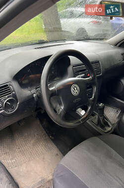 Седан Volkswagen Jetta 2001 в 