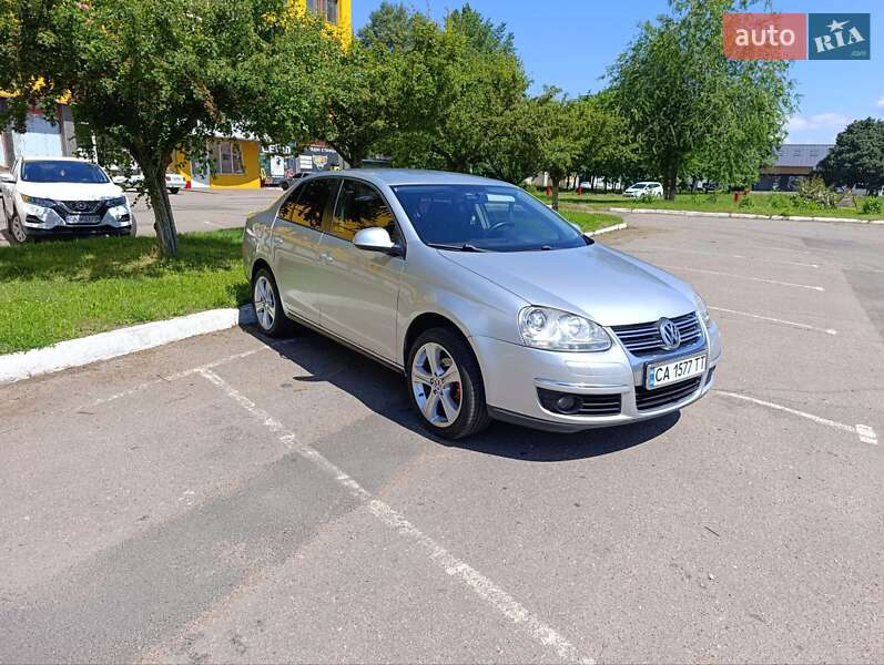 Седан Volkswagen Jetta 2009 в Черкассах
