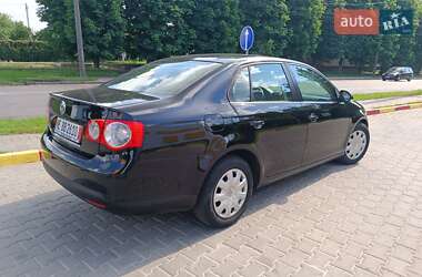 Седан Volkswagen Jetta 2010 в Луцьку