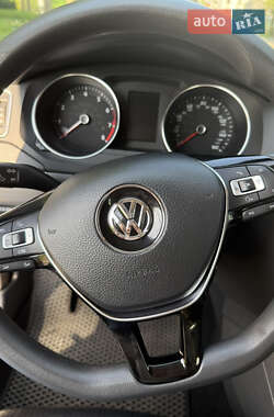 Седан Volkswagen Jetta 2016 в 