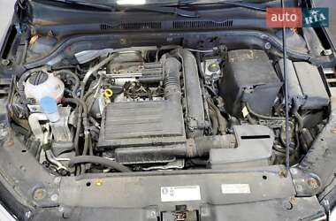 Седан Volkswagen Jetta 2017 в 