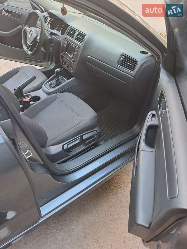 Седан Volkswagen Jetta 2016 в Кривом Роге
