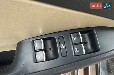 Седан Volkswagen Jetta 2013 в 