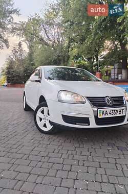 Седан Volkswagen Jetta 2006 в Киеве