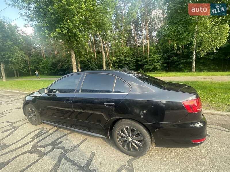 Седан Volkswagen Jetta 2012 в Києві