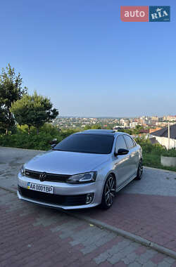 Седан Volkswagen Jetta 2013 в 