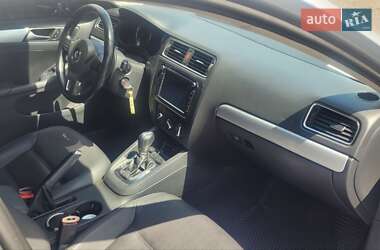 Седан Volkswagen Jetta 2012 в 
