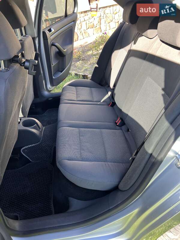 Седан Volkswagen Jetta 2006 в Кременце