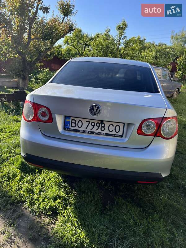 Седан Volkswagen Jetta 2006 в Кременце