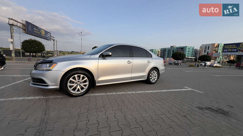 Седан Volkswagen Jetta 2015 в Києві