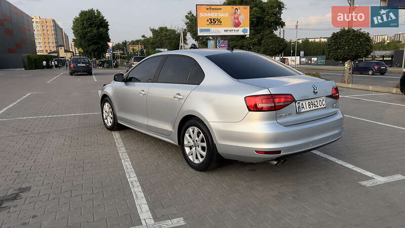 Седан Volkswagen Jetta 2015 в Києві