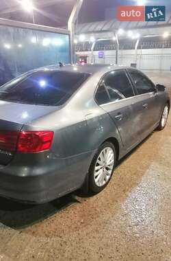 Седан Volkswagen Jetta 2012 в 