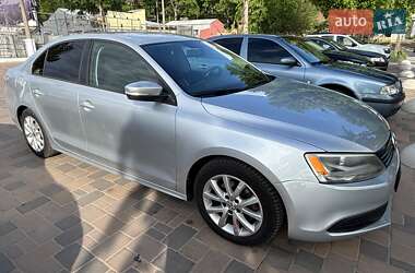 Седан Volkswagen Jetta 2011 в 