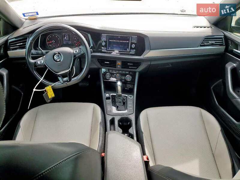 Седан Volkswagen Jetta 2019 в Львові