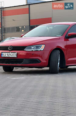 Седан Volkswagen Jetta 2012 в 