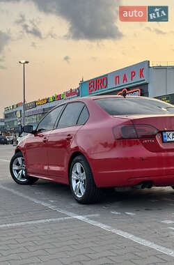 Седан Volkswagen Jetta 2012 в 