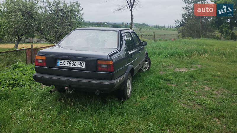 Седан Volkswagen Jetta 1987 в Клевані
