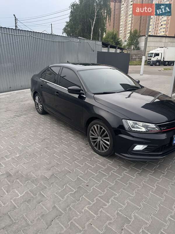Седан Volkswagen Jetta 2012 в Києві