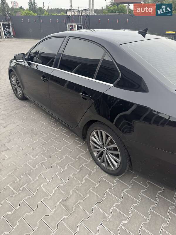 Седан Volkswagen Jetta 2012 в Києві