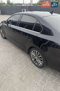 Седан Volkswagen Jetta 2012 в 