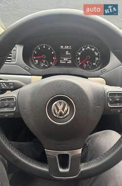 Седан Volkswagen Jetta 2012 в 