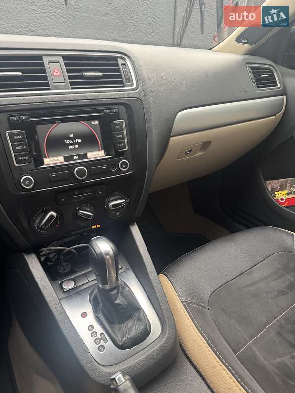 Седан Volkswagen Jetta 2012 в Києві