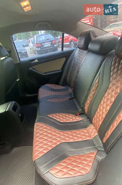 Седан Volkswagen Jetta 2014 в 