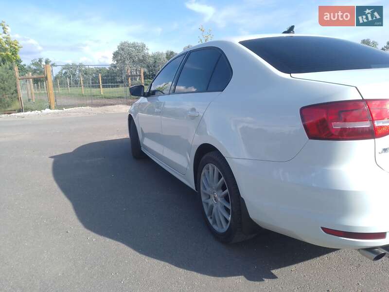 Седан Volkswagen Jetta 2015 в Царичанці